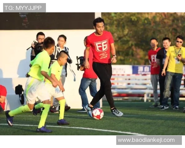 足球明星们的健康饮食秘诀：水果如何助力他们的运动表现与体能恢复