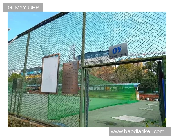 成都网球队的盯防策略揭秘：深度解析网球竞技中的战术运用与团队配合