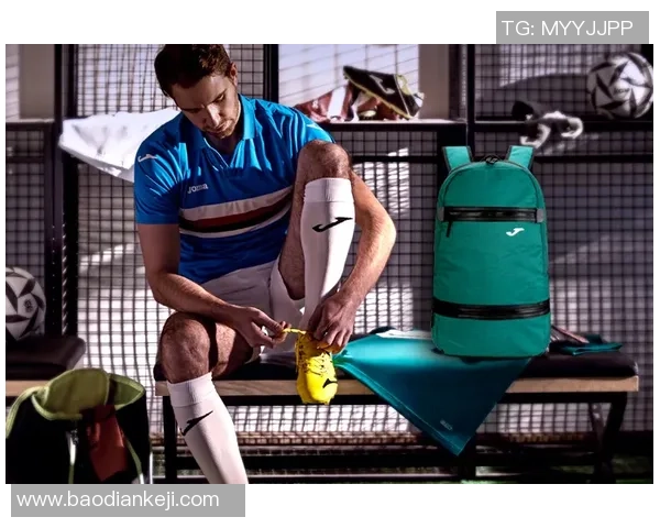 足球明星手包视频揭秘时尚潮流与运动风格的完美结合 足球明星手包视频揭秘时尚潮流与运动风格的完美结合